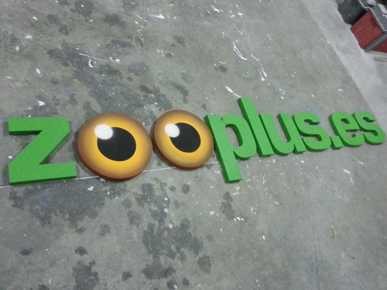 LOGOTIPO CORPÓREO ZOOPLUS