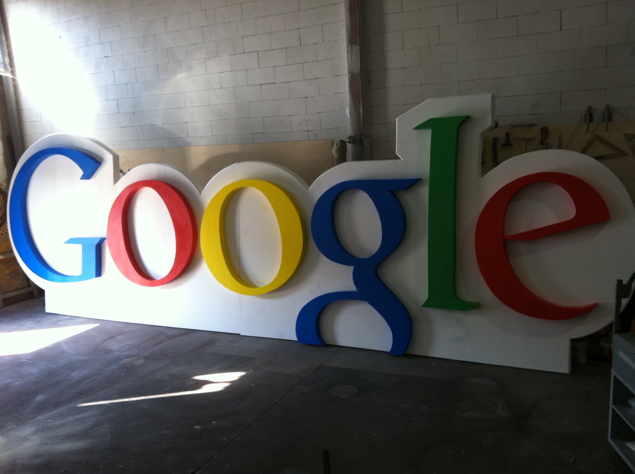 LOGOTIPO CORPÓREO GOOGLE